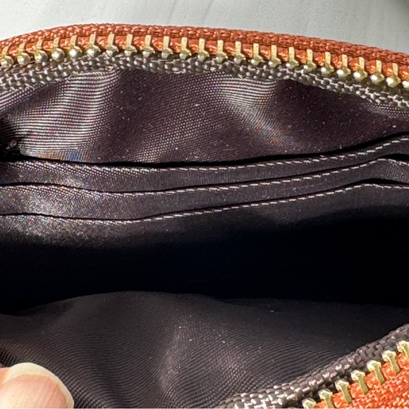 Genuine Leather Crossbody Phone Purse - Picture 8 of 9